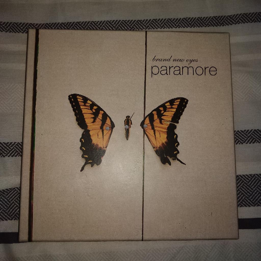 PARAMORE BRAND NEW EYES DELUXE EDITION BOXSET in Huntingdonshire