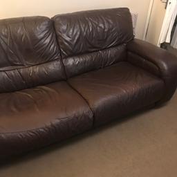 Dfs 3 seater leather sofa. Good used condition. Super comfy. Will need collecting ASAP before Thursday 3rd Oct as I’ve no where to store it and it will then go out in the rain😩
Br7 6ey Collection postcode. Please do not ask for delivery as that’s impossible- no messers please.