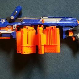 nerf gun with 4 cartridge bullet holders. no bullets.