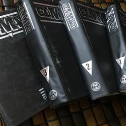4 volumi dell'enciclopedia a dispense Commando degli anni 80 in buono stato. Il prezzo non comprende eventuali spese di spedizione