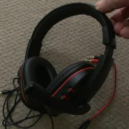 new gaming headset not been used can only be used for pc/Xbox/PS4 pick up only L14