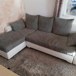 Ausziehbare Couch mit Bettkasten bei Selbstabholung gratis abzugeben! Maße 145 auf 225 cm