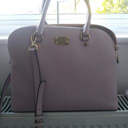 Medium size michael kors handbag. Used few times only, perfect condition. colour: light pink.