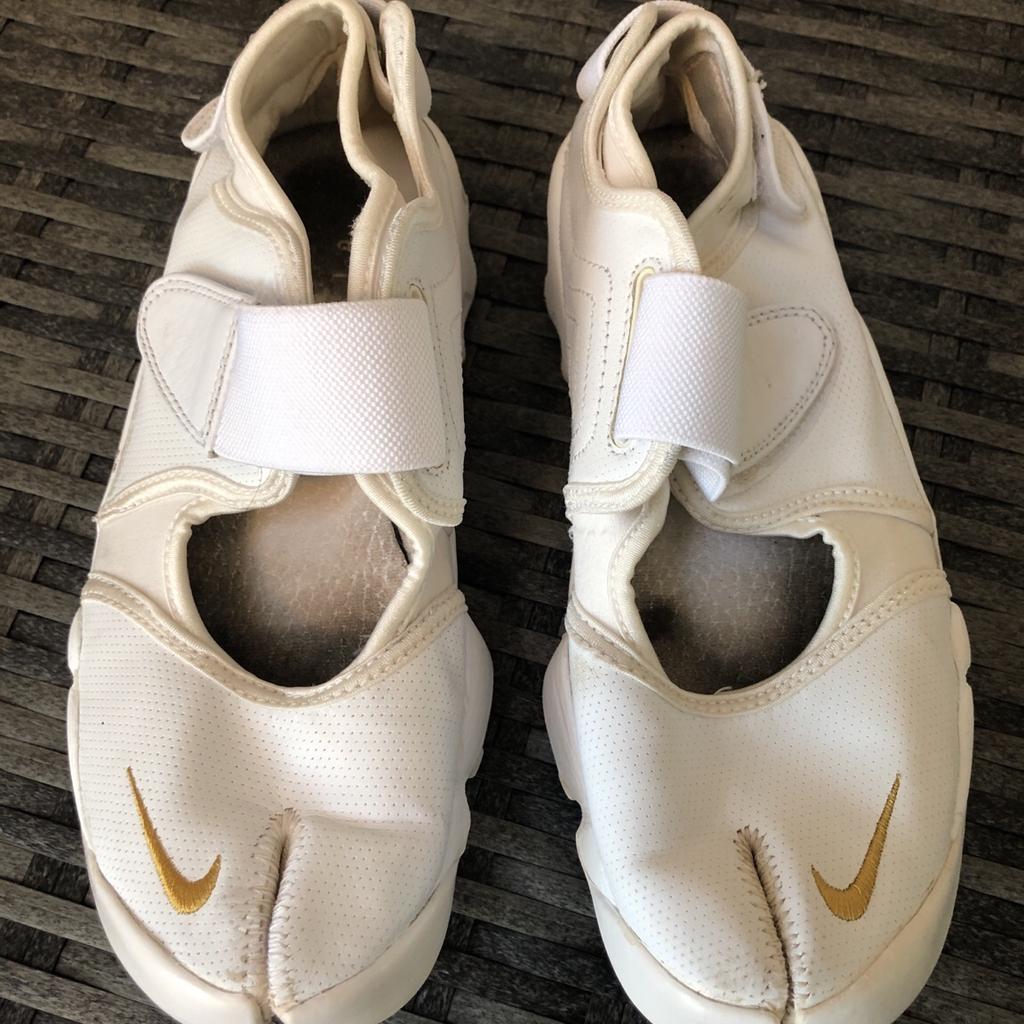 Nike camel deals toe trainers