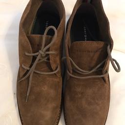 Tommy Hilfigher Suede Boots
Brown suede men’s boots.
Size 9 (euro 43)
Brand new, Never worn.
Still in the box.
