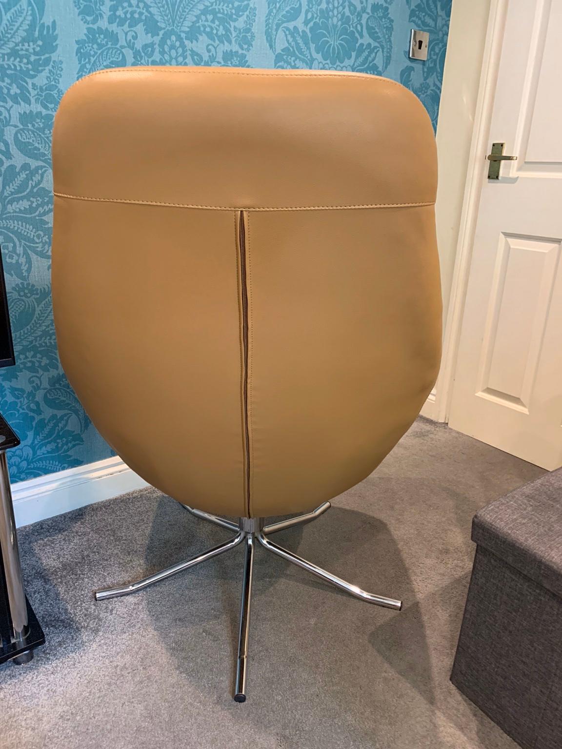 Modern swivel Dwell chair in TW8 London for £50.00 for sale Shpock
