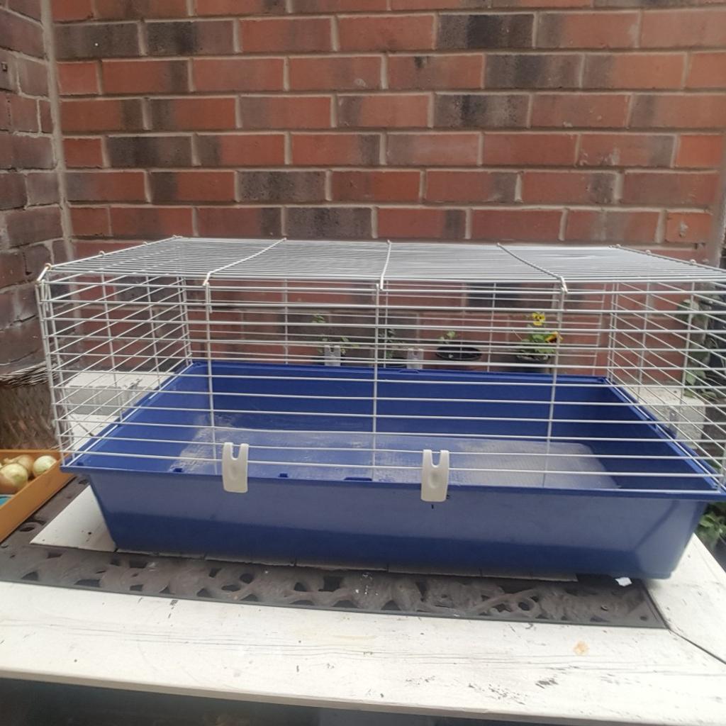 LARGE INDOOR RABBIT CAGE in S62 Rotherham für £ 15,00 zum Verkauf ...
