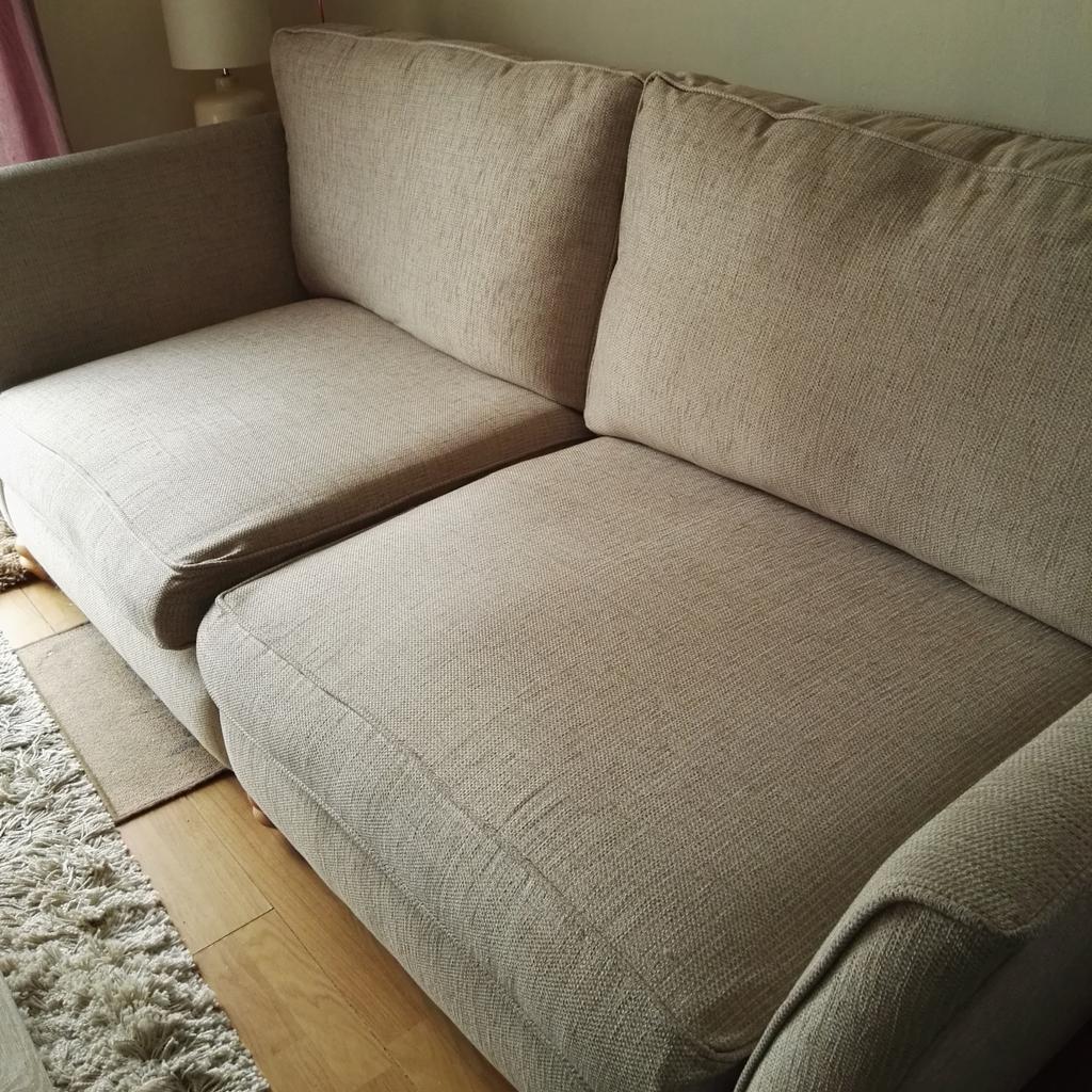 Four seater sofa from Oakland furniture land in SS8 Point für £ 130,00