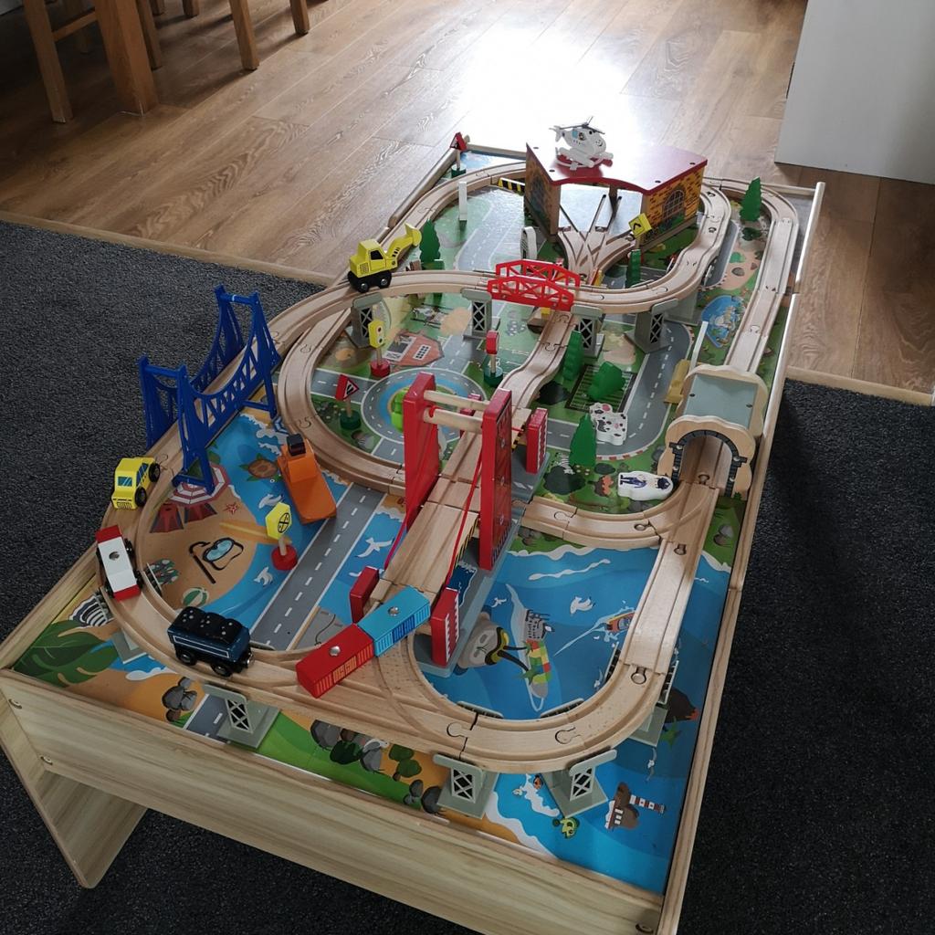 Squirrel train table online