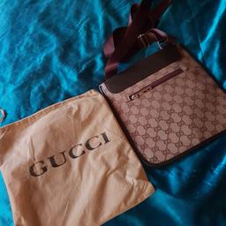 GUCCI HANDBAG BRAND NEW NOT EVEN BEEN USED ORIGINAL AND GOT SPARE GUCCI ORIGINAL BAG TO KEEPING IT CLEAN.
GAREENTEED ORIGINAL COME CHECK IT OUT ANYTIME.  SELLING CHEAPEST AT £240 OVNO