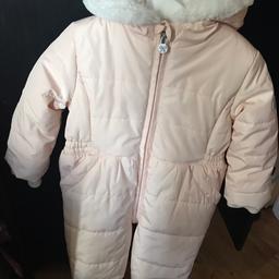 Jasper Conran pramsuit
9-12mnth
Excellent condition like new