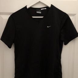 Ladies Nike Top 
Size UK M/14
Excellent condition 
£5
Collection Only