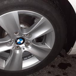 verkaufe orginale BMW Felgen mit Winterreifen 225 55 17
6-7mm Profil
