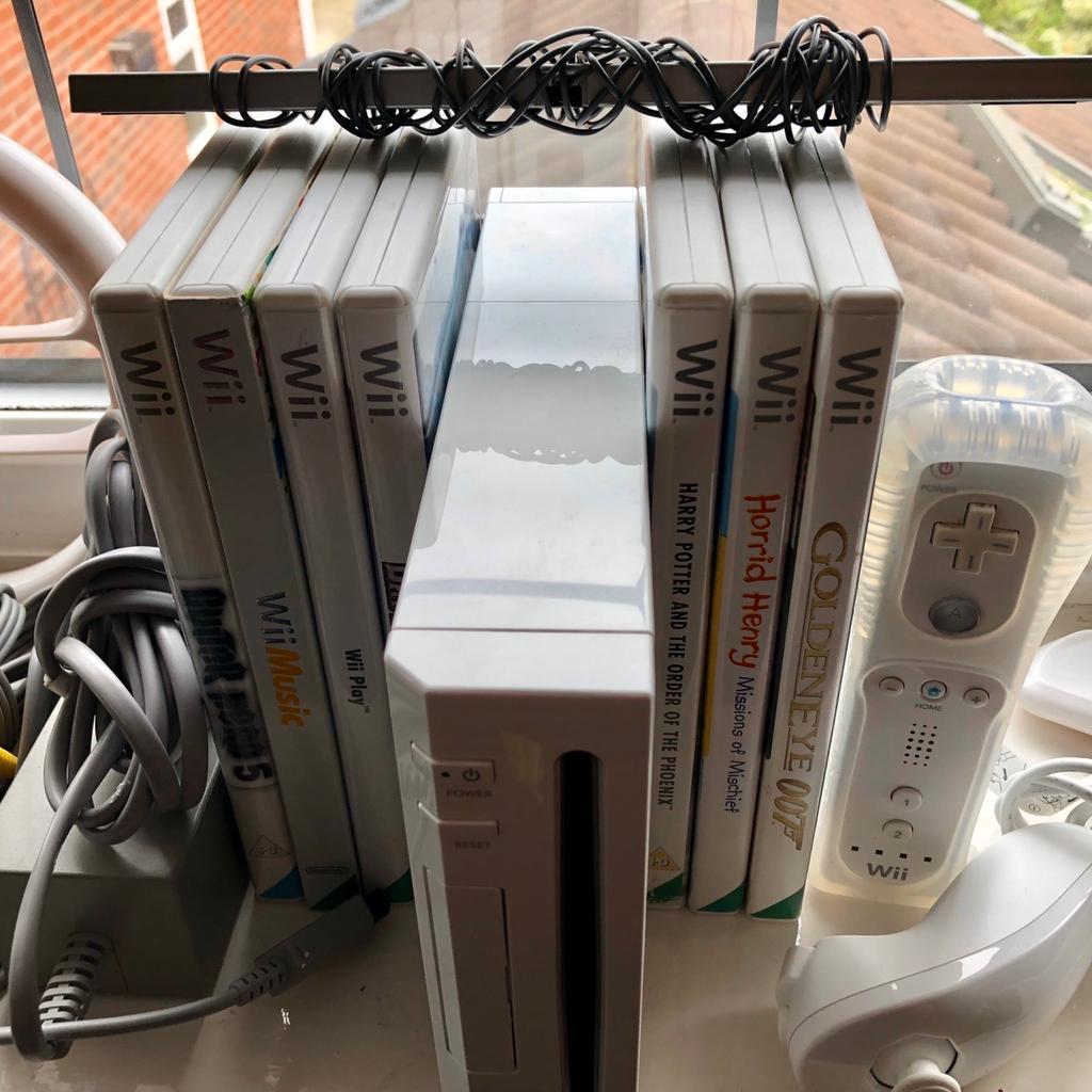NINTENDO WII CONSOLE AND ACCESSORIES in CW7 Meadowbank für £ 30,00 zum ...