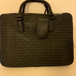 Armani Jeans / Aktentasche / geeignet für 13” Laptop / neu / schwarzes Leder mit grauen Logos