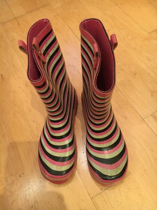 Buy & Sell East London Westferry - East London - Photos for Girls Stripped Wellington Boots Size 2