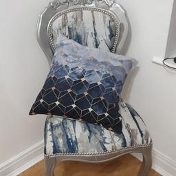 gawjis chair and cushion