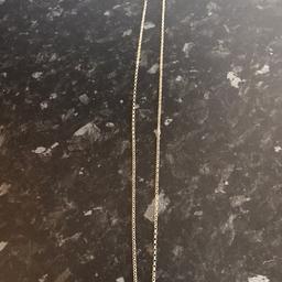 9ct gold 25 inch belcher chain
Had catch replaced & jeweller never reattached small hallmarked link shown in picture
Any questions please ask!!