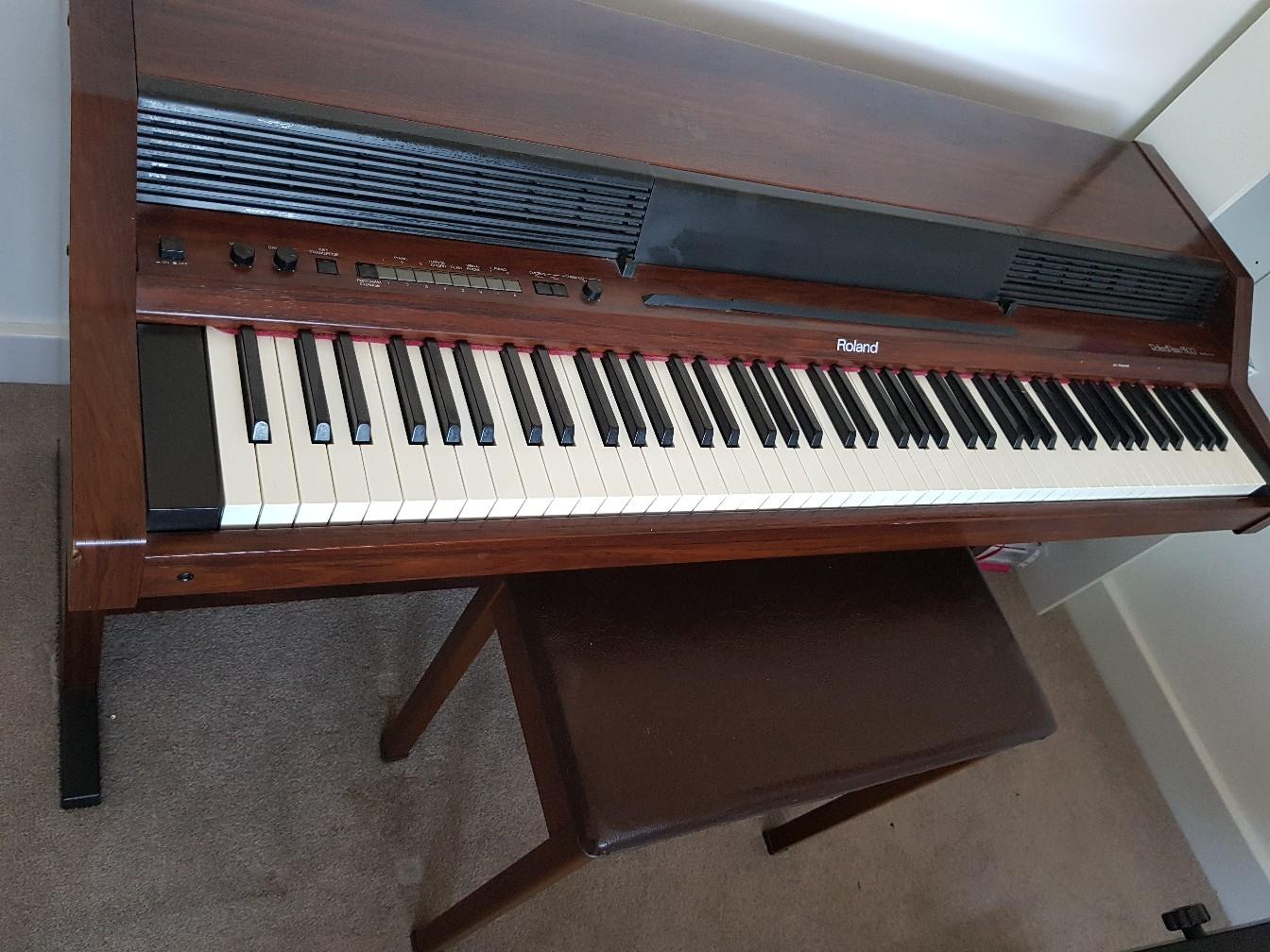 ROLAND DIGITAL PIANO HP5500 WITH STOOL in NN11 Daventry for £85.00 for
