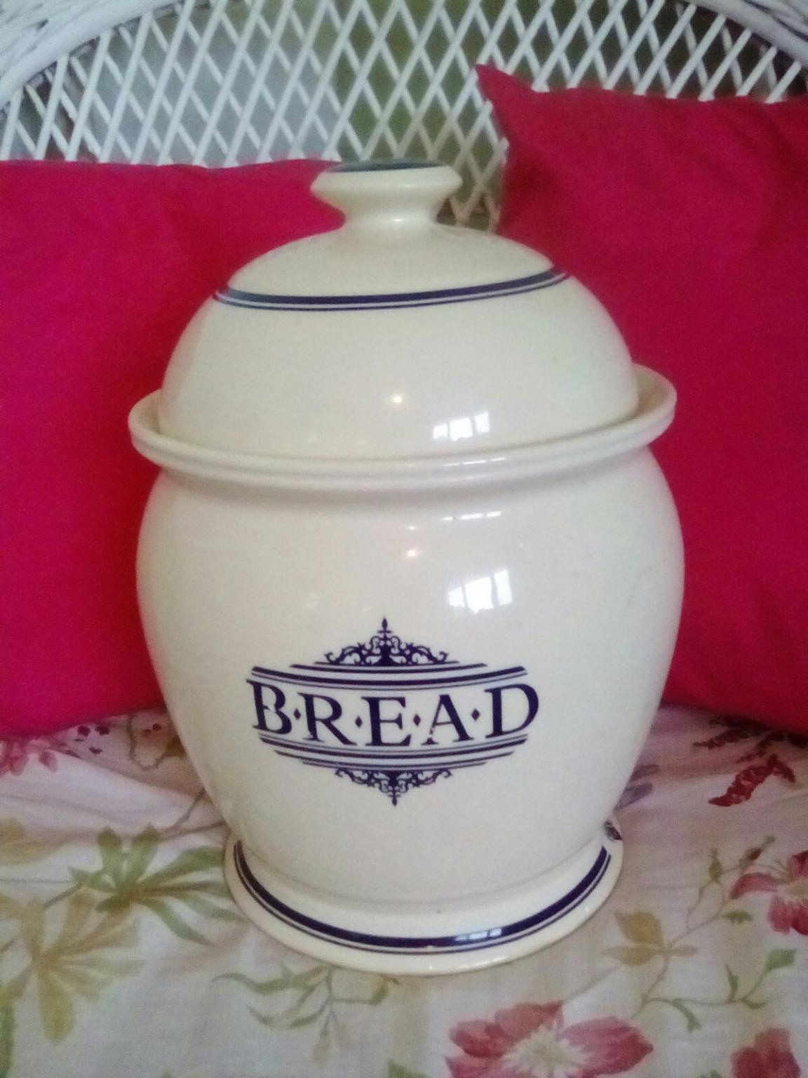 LARGE CERAMIC BREAD CROCK. in Bolsover for £5.00 for sale Shpock
