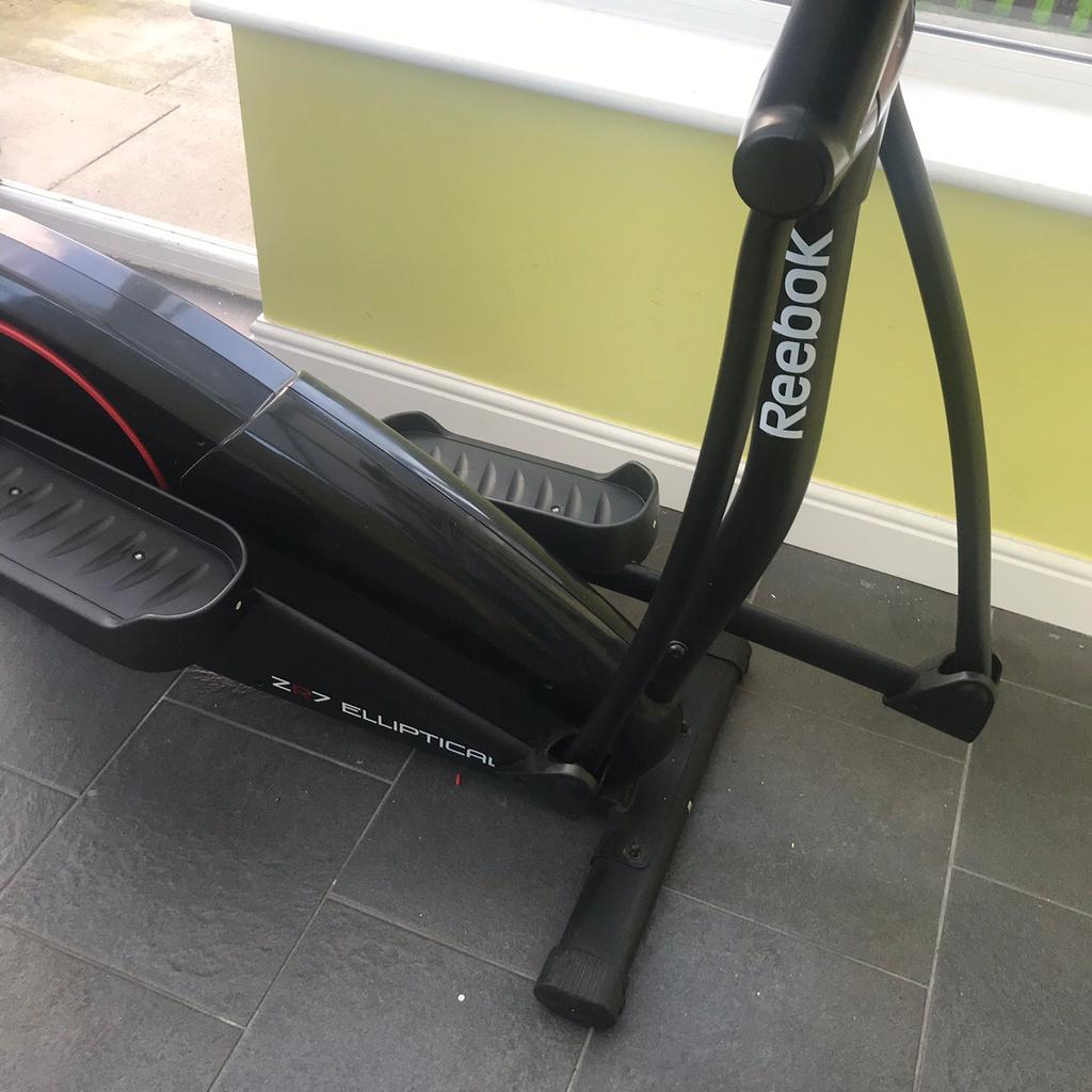 Reebok zr7 best sale elliptical cross trainer