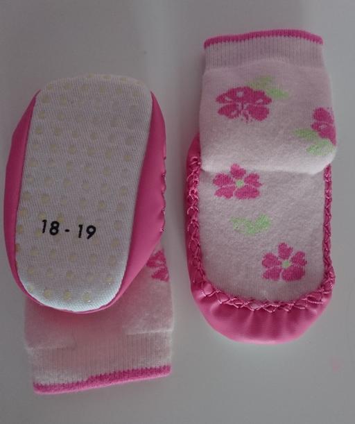 Buy & Sell South West London Colliers Wood - South West London - Photos for Baby pre-walker shoes/ socks, size 18-19