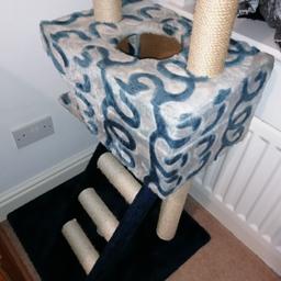 Large cat scratching tower. Base is 23inch by 23inch...box is 13inch by 2pinch and height is 7ft roughly 84inches

Is in good condition and hardly used by my cat hence why I am selling it. Bit wobby so would need to be secured to wall or wedged in corner like ours is now.

Collection only from cv5