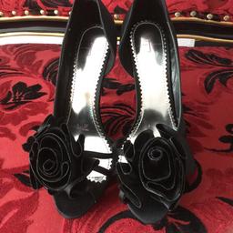 Jasper Conran Black Satin Shoes Size 37, uk 4, heels are 10 cm, like New as worn once for indoor party, shoes are perfect, I’m in Deal but can post for £4 recorded. No Time Wasters! Take a look at my other items