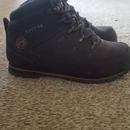 Boys fire trap boots
In great condition as hardly been worn
size 13
collection from B68