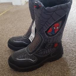 boys winter boots
size 1
brand new with tag on still
all fur lined so keep your feet warm unlike wellies
collection from B68