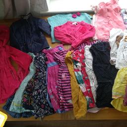 2-3 Years girls clothes bundle.   Various dresses,  skirts,  coats,  jeans,  leggings,  cardigans,  T shirts,  tops. 

All in very good condition.