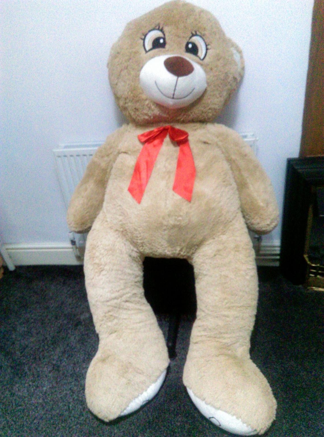 Giant human size teddy bear in B67 Sandwell for £20.00 for sale | Shpock