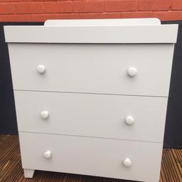 Brand new baby changing unit/dresser. Light grey in colour (can’t see colour properly through the pics) Minor damage (small as 5p peace.) in pics.
RRP over £300.
£65 if gone today
Advertised elsewhere
Can arrange delivery for fuel.