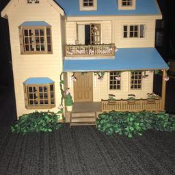 Blue house on the hill only 4000 ever made only in the uk. One of a kind decorated. Comes with everything you see