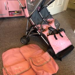Immaculate
2 foot muffs
Changing bag
