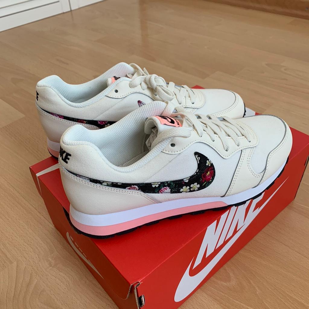 Grote hoeveelheid afvoer Gentleman vriendelijk Nike MD Runner 2 vintage floral Sneaker Gr.39 in 75217 Birkenfeld für €  35,99 zum Verkauf | Shpock AT