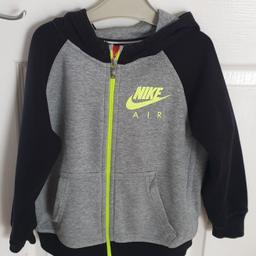 Nike hoody age 4-5.  In excellent condition .