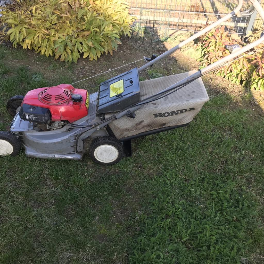 Honda Benzin Rasenmäher mit Auffangkorb in 65795 Hattersheim for €155.