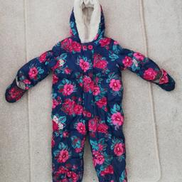 great condition snowsuit pram suit
very warm with super soft lining - actually took this skiing and kept my little one really warm
built in gloves 
no feet so great to put wellies on with it
my daughter was quite small so she had this when she was walking
had so many comments about this and is so pretty
even got bows on the legs
Check​ out my other items as I'm having a clear out
Will do bundles
£3.70 tracked postage