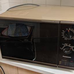 Fully working Microwave "Chef Mic"!!!!!
If you got something cold or frozen this Vintage Chef can warm it up within minutes...
Welcome to the world of tomorrow!!!
It's FREE but if you have any donations it will go to our Youth work Charity..