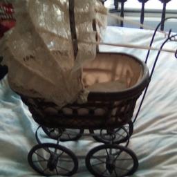THIS OLD PRAM IS IN AMAZING CONDITION 
LOVLEY TO ADD TO ANYONE'S COLLECTION
BARGAIN AT ONLY £45 NO OFFER'S SORRY
PLEASE TAKE A LOOK AT MY OTHER ADDS