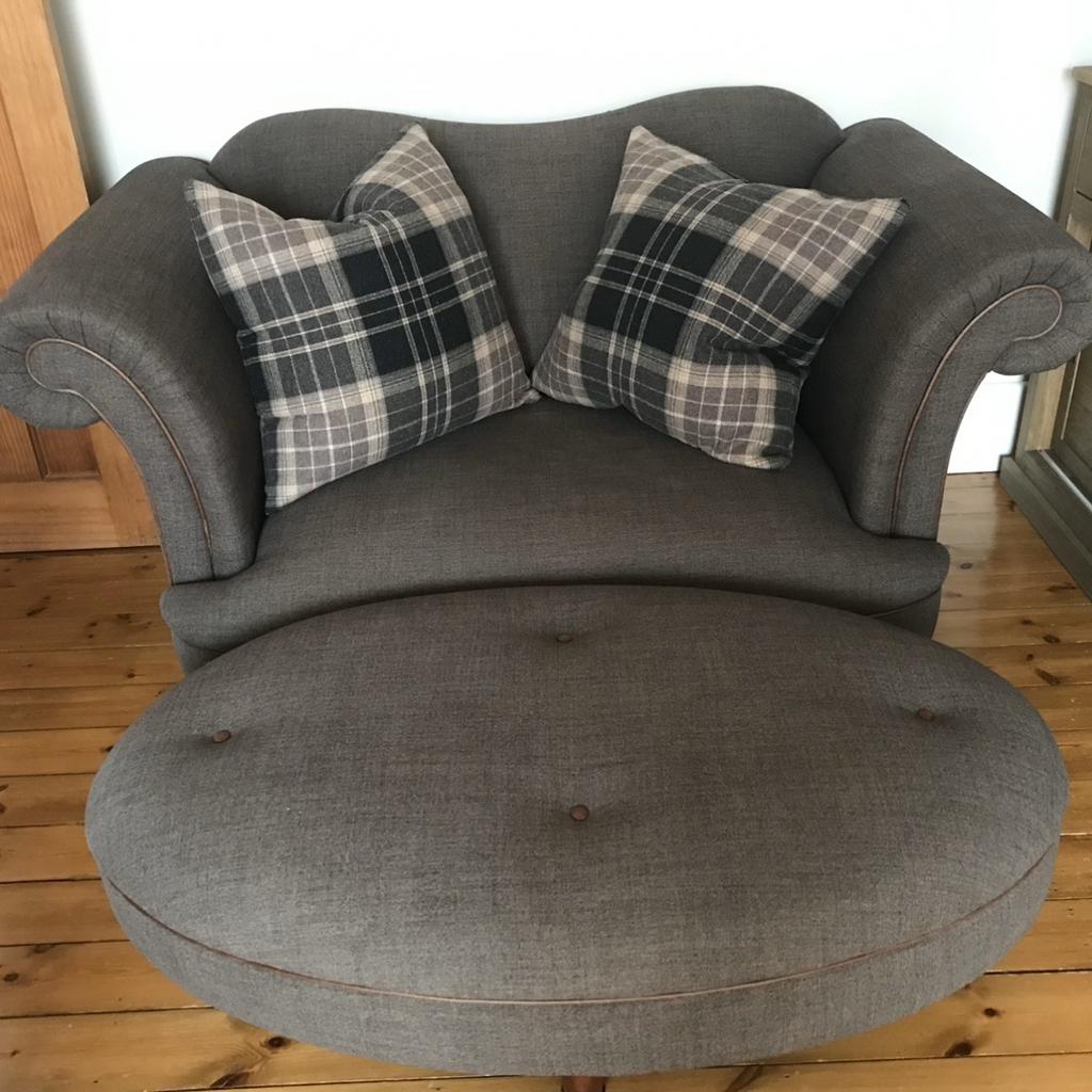 DFS Moray sofas, footstool & cushions in Castle Point für 850,00 £ zum