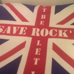 Union Jack Large Throw, excellent condition
God Save Rock'n roll
I can post