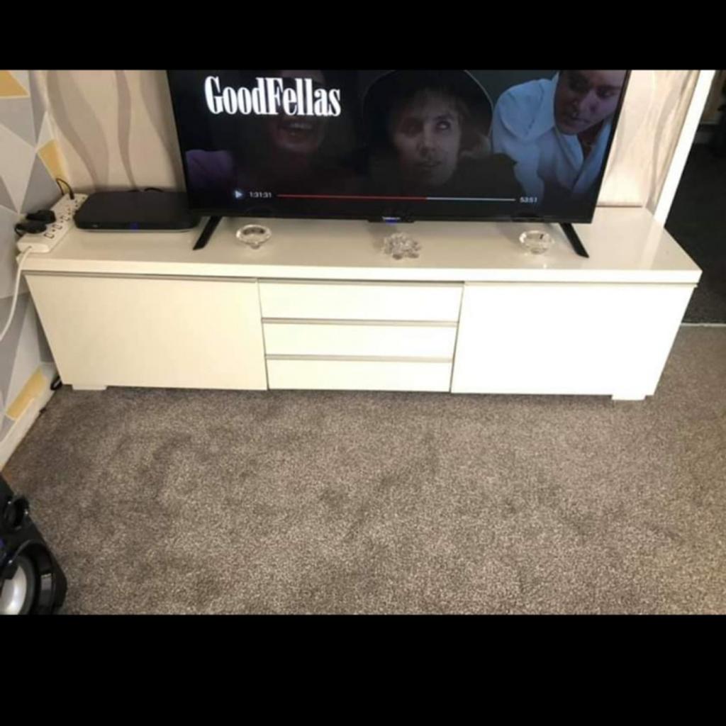 Ikea Tv Unit & overhead storage unit in CW8 Winnington für 60,00 £ zum Verkauf Shpock DE