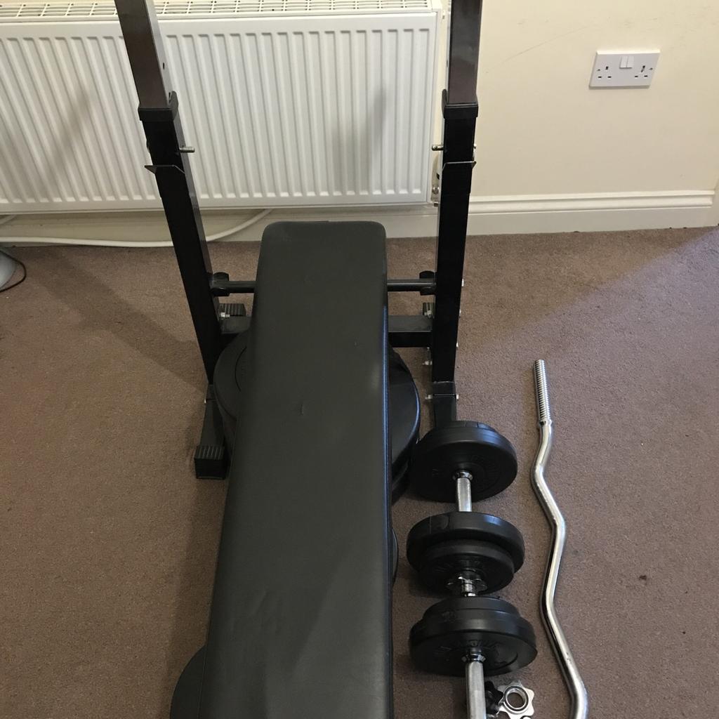 Gorilla sports weight bench discount with 100kg vinyl weight set