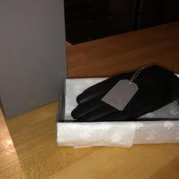 BRAND NEW MULBERRY Mens black Nappa Leather gloves - size 9 - all original packaging.
RRP £195