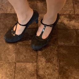 Women’s Clarke’s size 7.5 shoes, wide fit. Navy