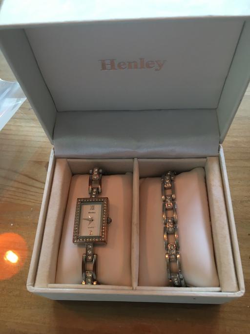 Buy & Sell West Midlands Walsall - Photos for ‘Henley’ ladies Watch & Bracelet.