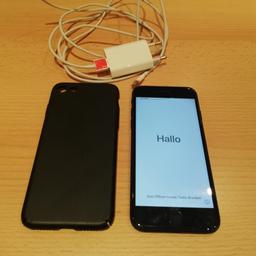 Hii (;

Verkaufe mein iPhone 7.
Funktioniert alles einwandfrei. Display hat einen kleinen Riss und an der Seite etwas beschädigt. Muss man aber nicht austauschen, da es nicht stört!
On top: Ein Ladekabel und eine Schwarze iphone7 Handyhülle.👌