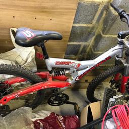 21 speed front and rear disc brakes, full suspension, bike is in very good condition. Hardly ever used. Now just sits in garage.
